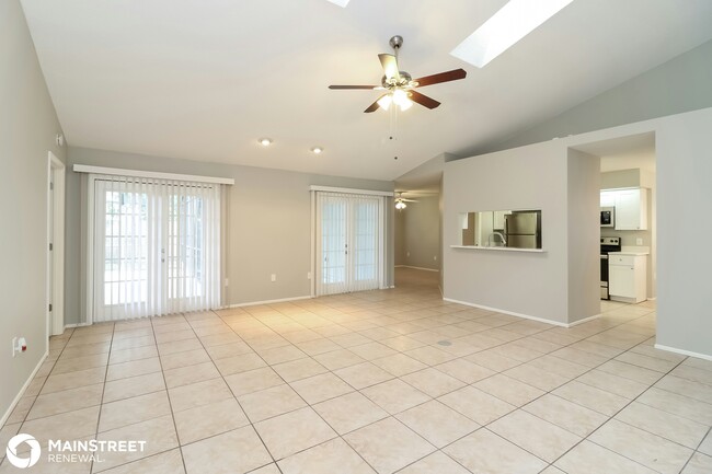 Foto del edificio - 5749 Colonial Oaks Blvd