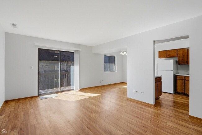 Building Photo - 187 Uteg St