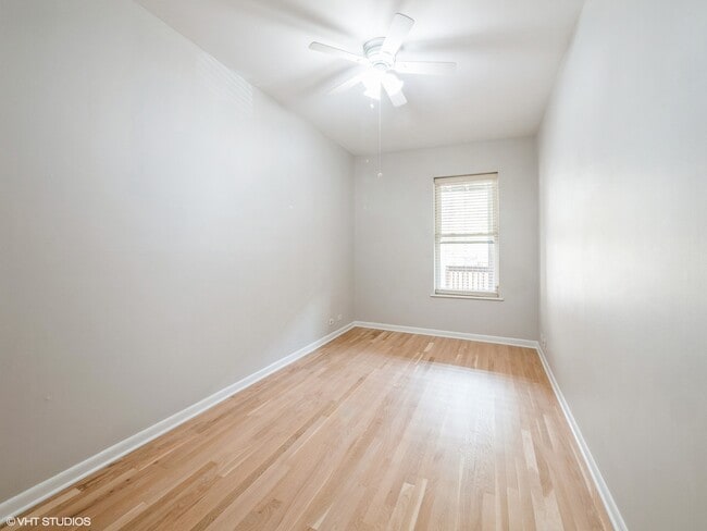 Building Photo - 913 W Irving Park Rd