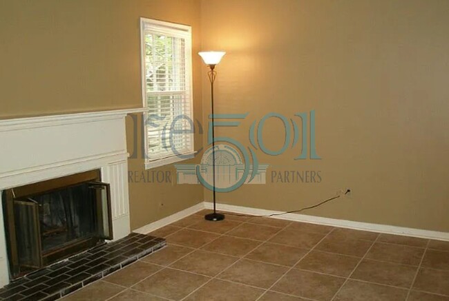 Building Photo - 3 Bedroom 2.5 BR Cambridge Place Townhome