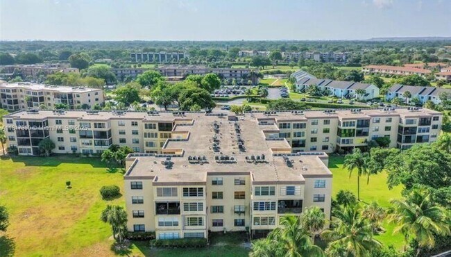 Foto del edificio - 9355 SW 8th St