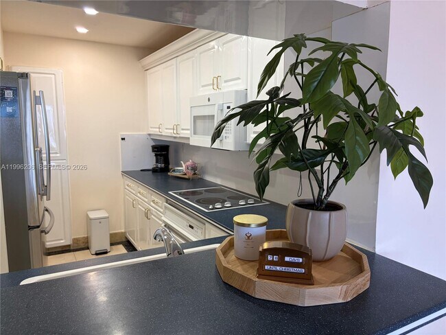 Foto del edificio - 1717 N Bayshore Dr