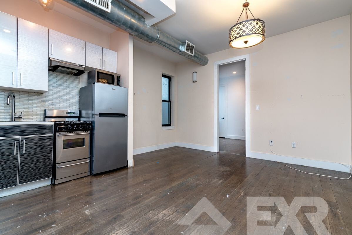 Primary Photo - 406 Evergreen Ave