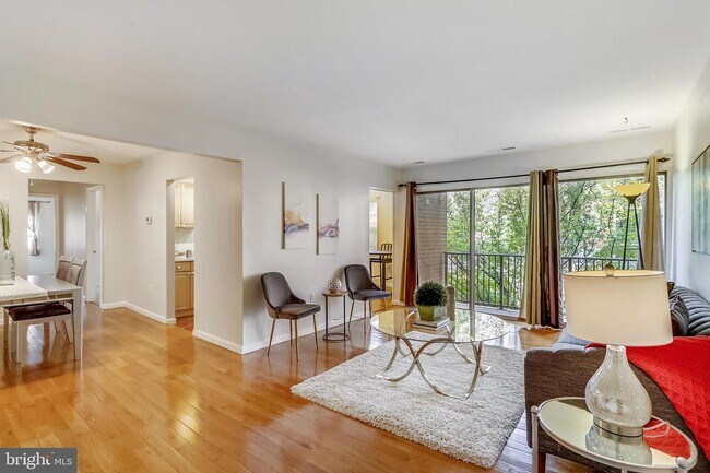 Foto del edificio - 880 College Pkwy