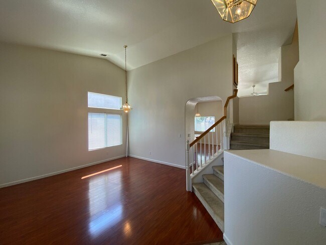Foto del edificio - Spacious & Nice!