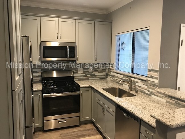 Foto del edificio - 3651 Knollwood Terrace