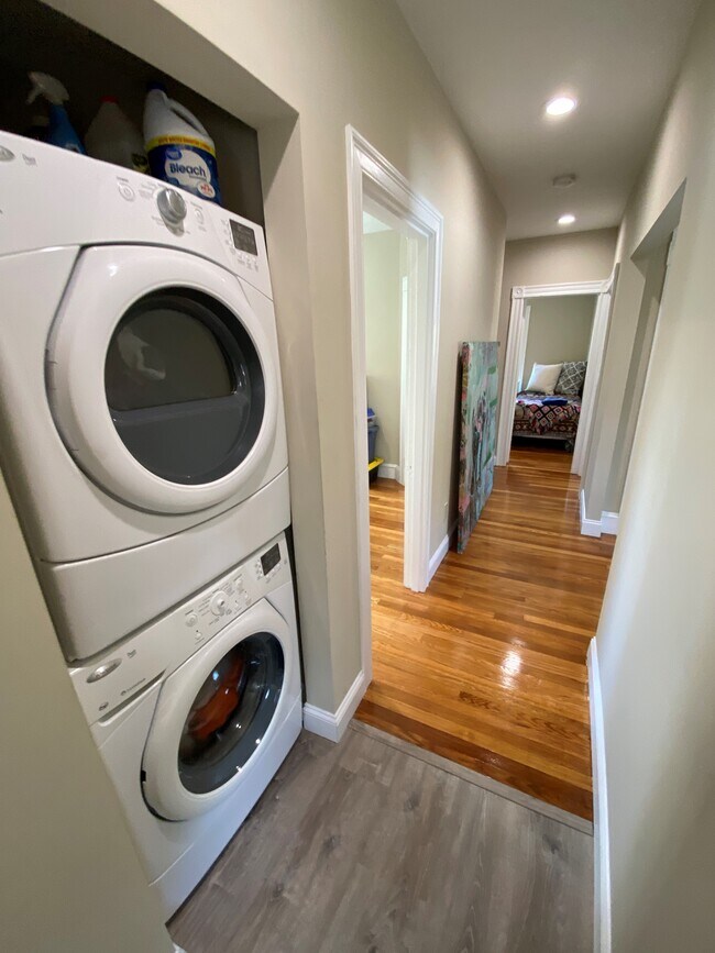Lavandería en el apartamento. - 284 Central St