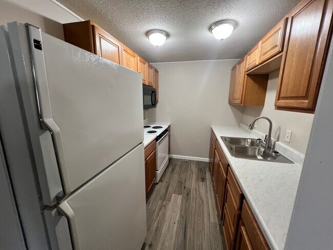 Foto del edificio - 2 Bedroom 1 Bathroom Apartment!