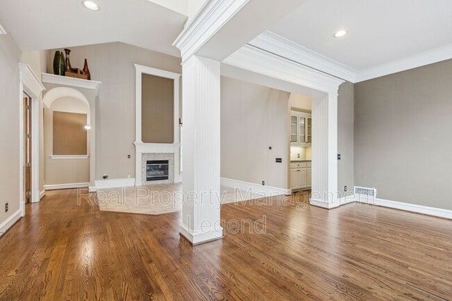 Building Photo - 5004 Seville Ln