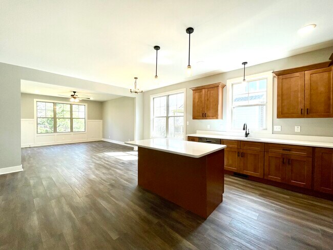 Building Photo - 141 Cottage Ln