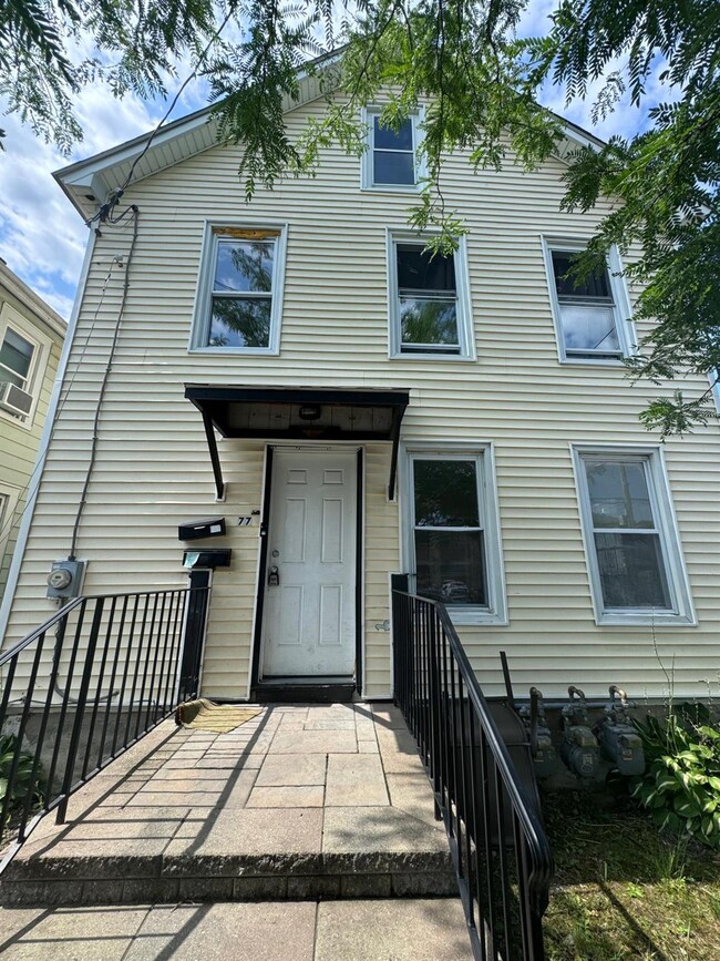 Building Photo - 77 Cottage St