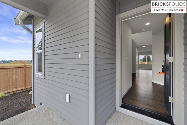 Building Photo - Indulge in Marysville's Finest: Luxuriate ...
