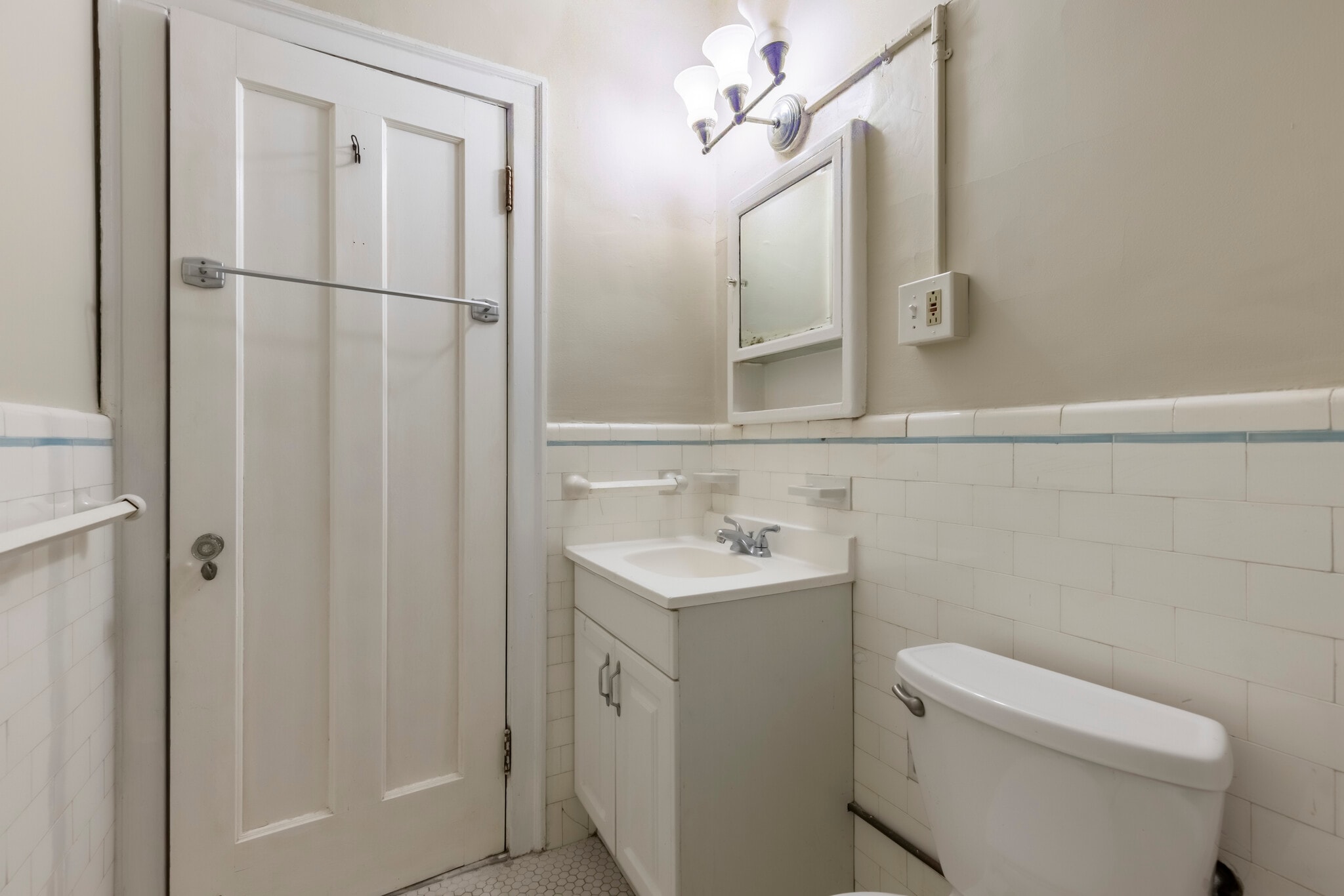 Masonic Towers Apartments – photo 4