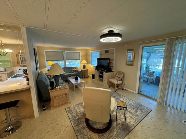 Building Photo - 1405 Lester Dr