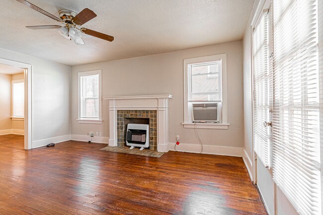 Building Photo - 1 Bed 1 Bath apartment in Okc close to Pla...