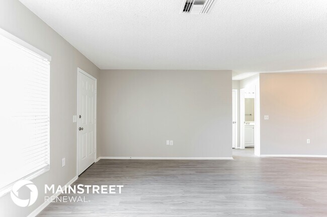 Foto del edificio - 5101 Glenhurst Ln