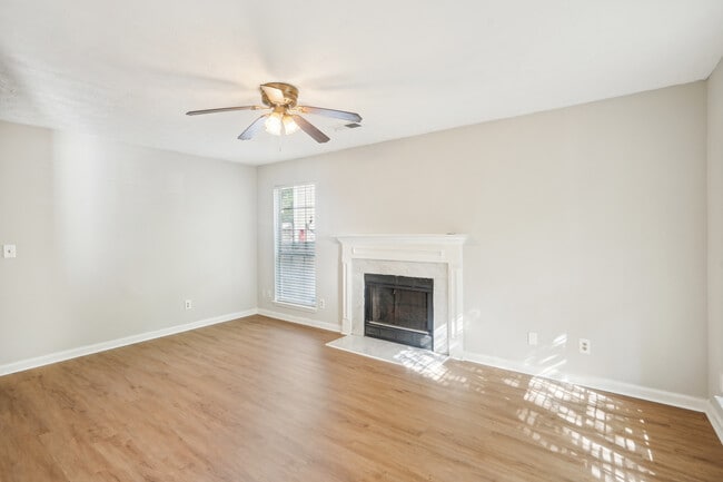 Building Photo - 1066 Rock Creek Ln