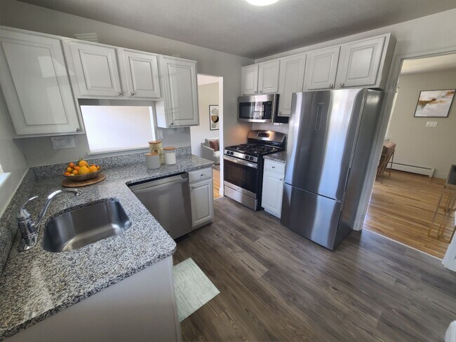 Building Photo - 155 Salmon Brook Dr