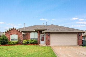Building Photo - 2111 Scissortail Landing Dr