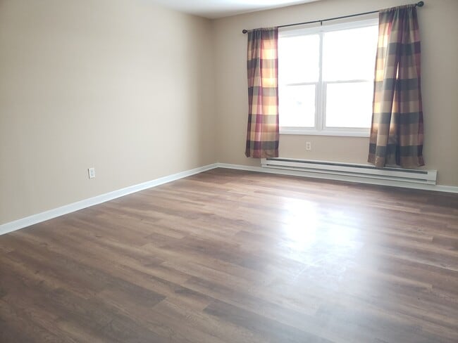 Building Photo - 1080 N Highland Ave