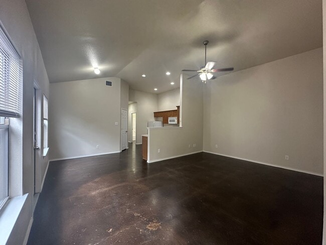 Building Photo - 5731 Golf Heights