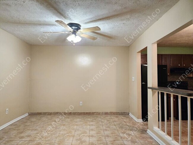Building Photo - 3575 Oakvale Rd