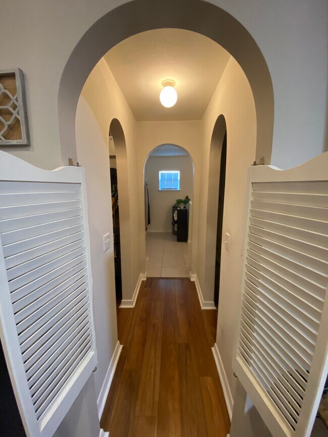 Foto del edificio - 4600 Tarrega St