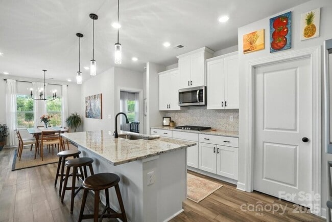 Building Photo - 3140 Seville St