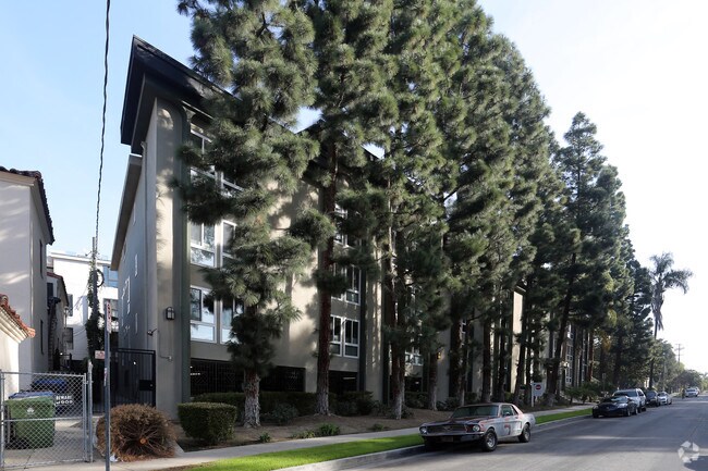 Building Photo - Francis Park Condominiums