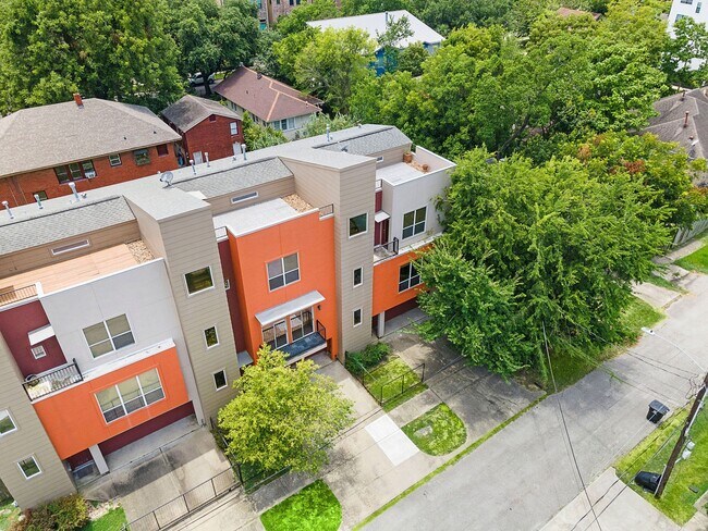 Building Photo - 1414 Rosewood St