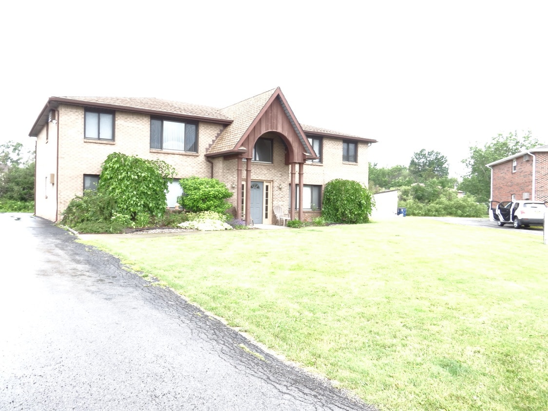 Primary Photo - 2714 Oppenheim Ct