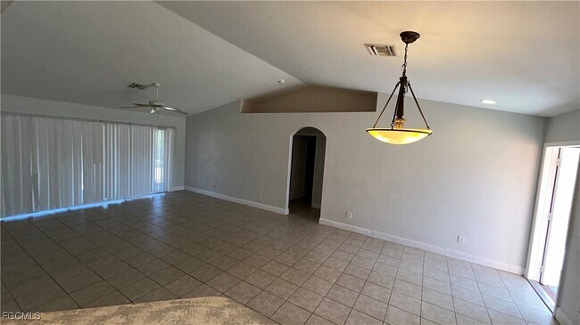 Building Photo - 349 Ranch Ave
