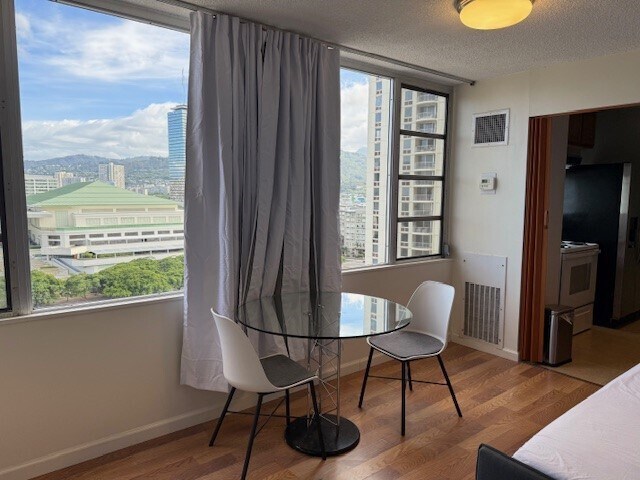 Foto del edificio - 400 Hobron Ln
