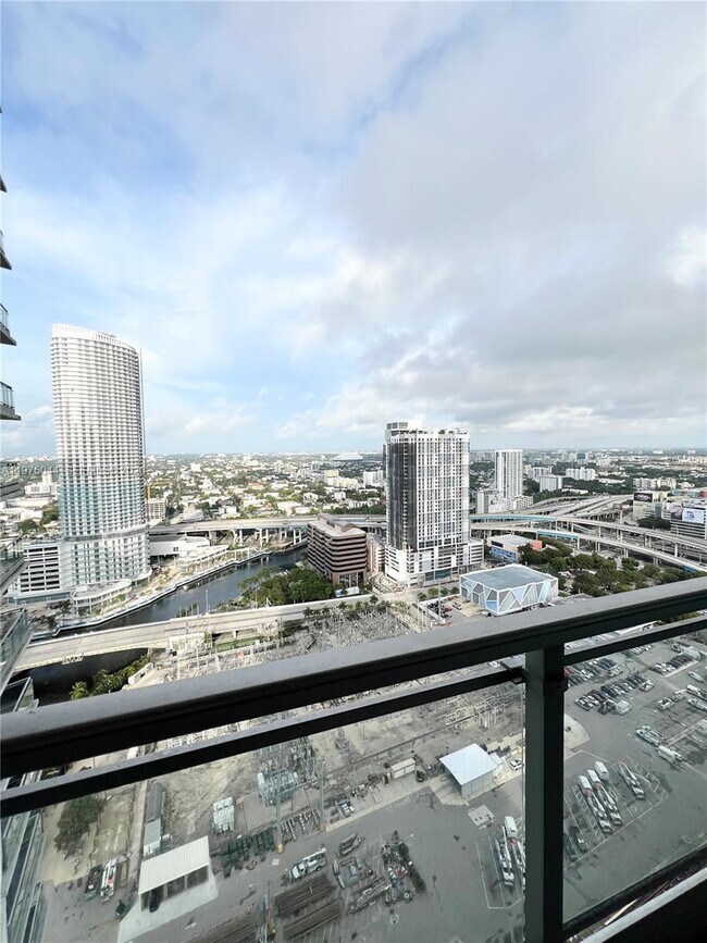 Foto del edificio - 92 SW 3rd St