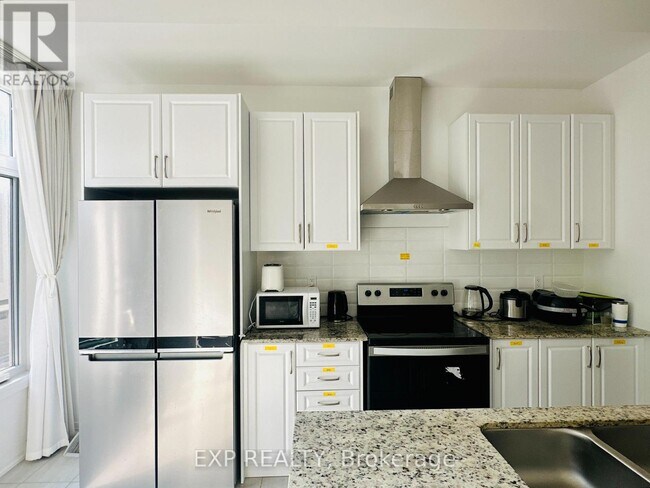 Photo du bâtiment - 27 Albert Firman Ln