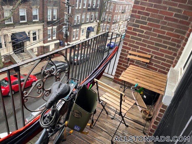 Building Photo - 28 Quint Ave