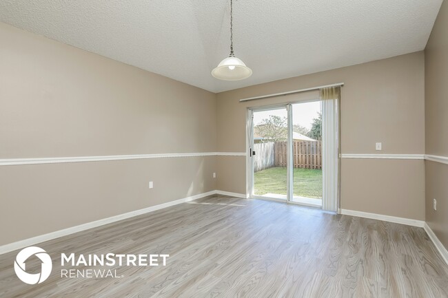 Building Photo - 977 Vanderbilt Dr