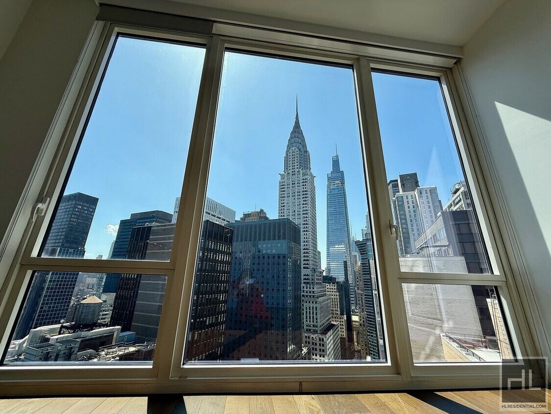 Primary Photo - East 44th Street