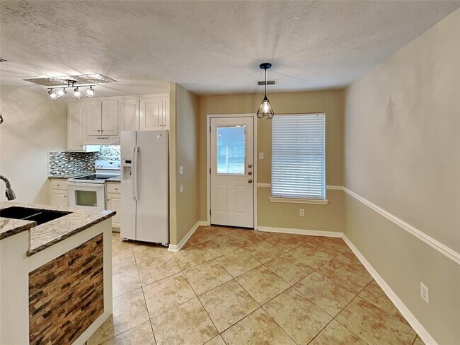 Building Photo - 16378 Long Valley Ct