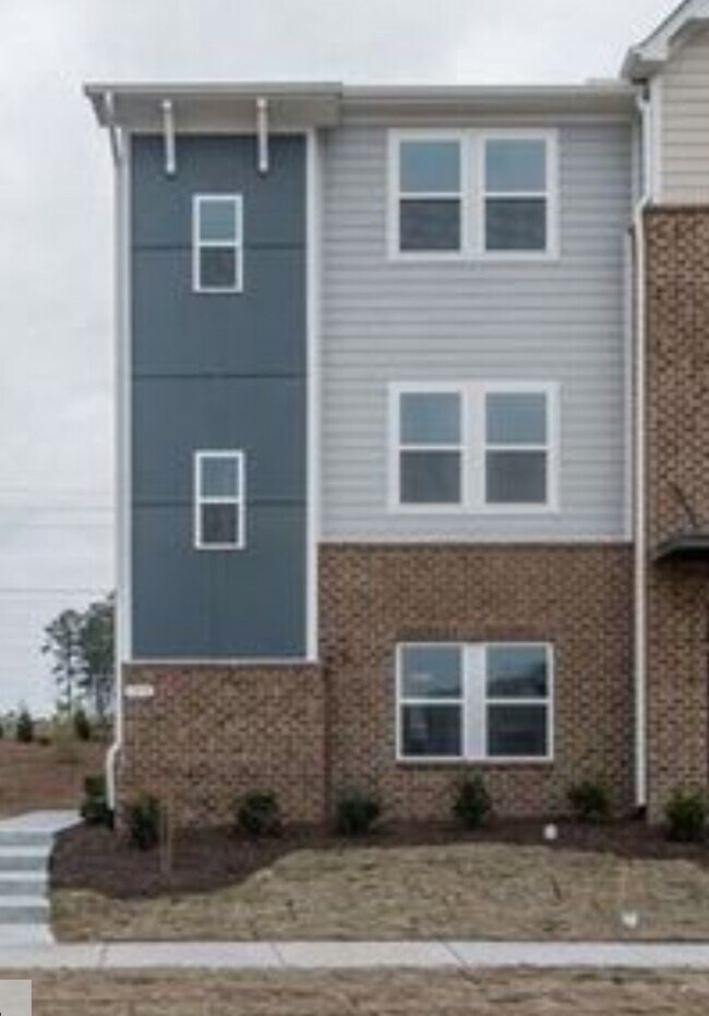Foto del edificio - 1018 Salt Glaze Ln