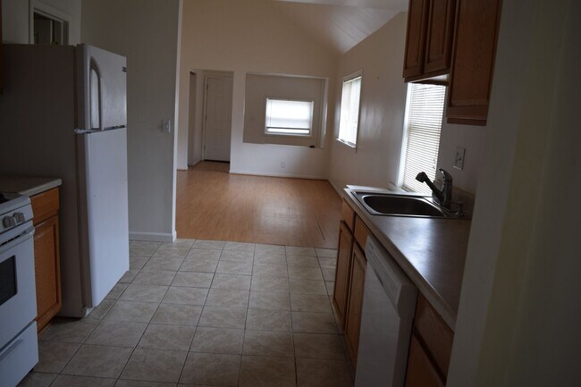 Building Photo - MELVINDALE 3BR/2BA HOME FOR LEASE WITH GAR...