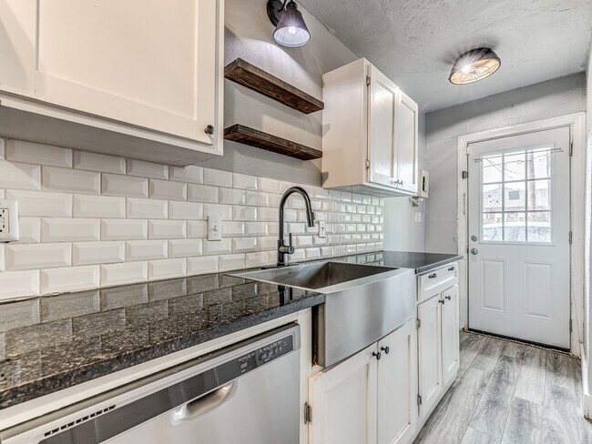 Foto del edificio - 941 NE 16th St