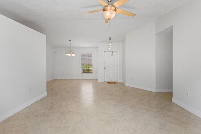 Foto del edificio - 13945 Langley Pl