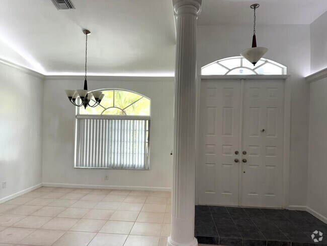 Building Photo - 7400 SW 37th Ct