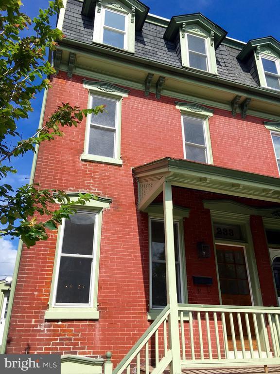 Primary Photo - 233 Church St