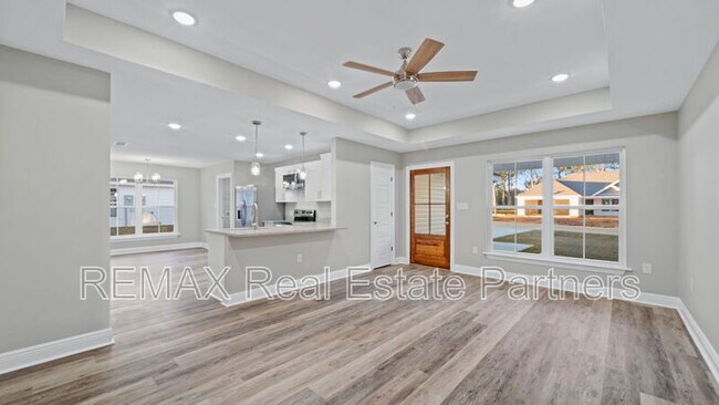Foto del edificio - 8 Bellamy Ln