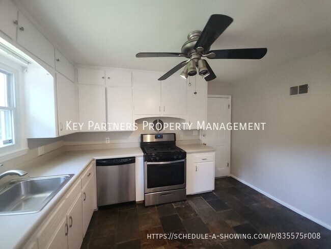 Building Photo - 5122 Clark-