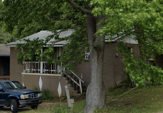Foto del edificio - 100 Woodland Hills Dr
