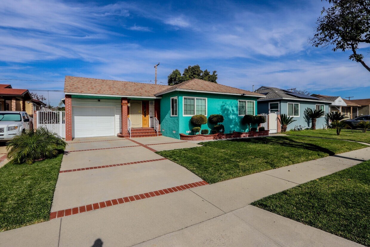 Foto principal - 11533 Claymore St