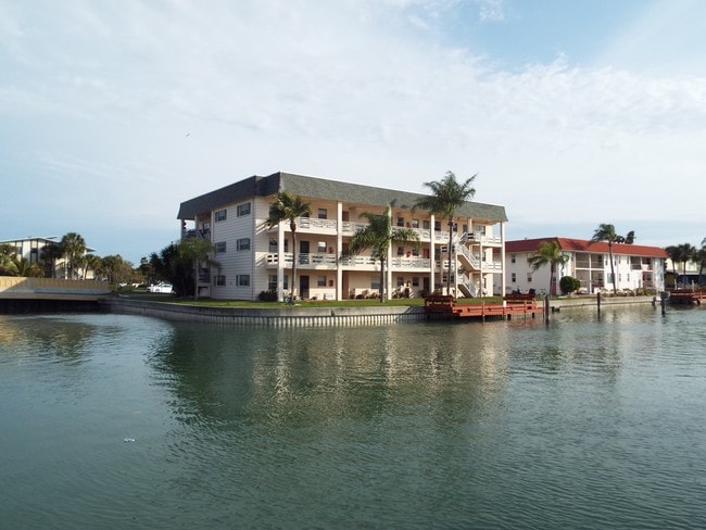 Building Photo - Capri Haven